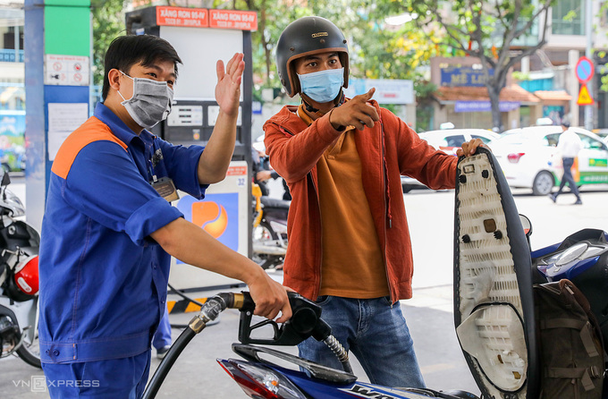 Giá xăng ngày mai có thể giảm nhẹ